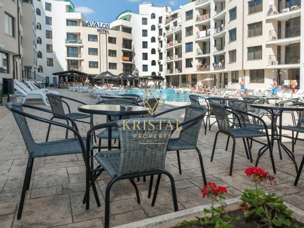 Двустаен апартамент в к.к. Слънчев бряг - 60 кв.м за 587 €/кв.м - Снимка #1