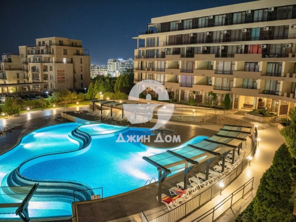Мезонет в Свети Влас - 206 кв.м за 501 €/кв.м - Снимка #1