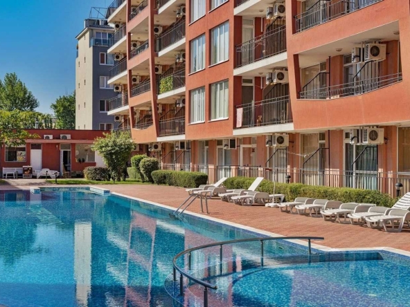 Двустаен апартамент в к.к. Слънчев бряг - 83 кв.м за 796 €/кв.м - Снимка #1