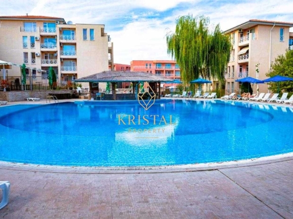 Тристаен апартамент в к.к. Слънчев бряг - 77 кв.м за 825 €/кв.м - Снимка #1