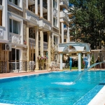 Двустаен апартамент в к.к. Слънчев бряг - 68 кв.м за 1530 €/кв.м - Снимка #1