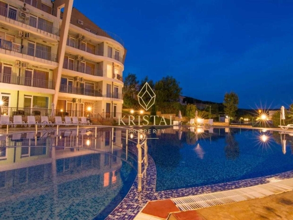 Тристаен апартамент в с. Кошарица, Област Бургас - 114 кв.м за 367 €/кв.м - Снимка #1