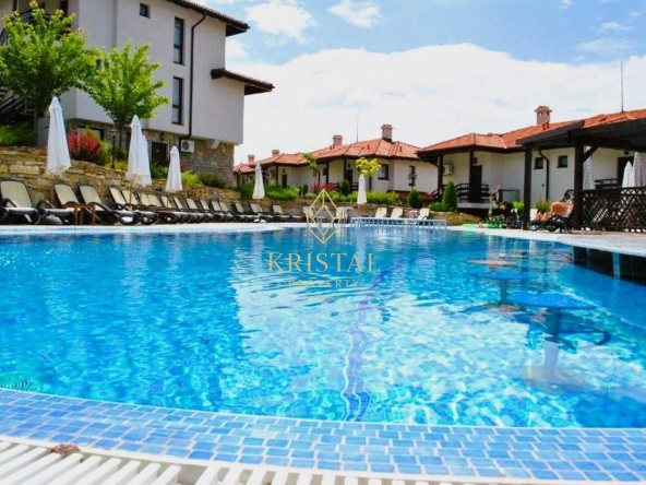 Тристаен апартамент в с. Кошарица, Област Бургас - 90 кв.м за 509 €/кв.м - Снимка #1