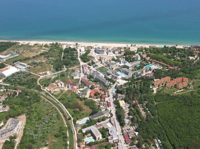 Парцел в с. Кранево, Област Добрич - 1950 кв.м за 78 €/кв.м - Снимка #1