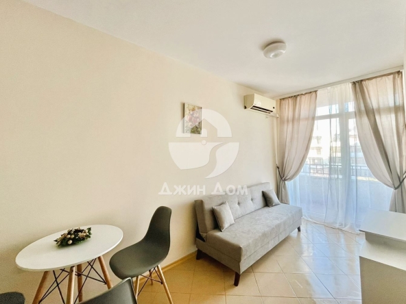 Двустаен апартамент в к.к. Слънчев бряг - 52 кв.м за 1133 €/кв.м - Снимка #1