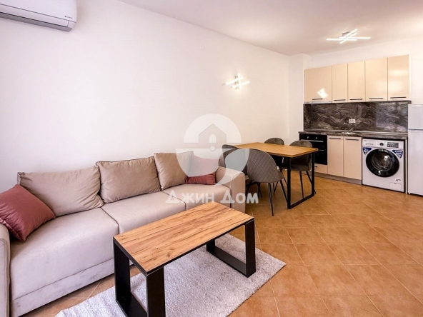 Двустаен апартамент в к.к. Слънчев бряг - 65 кв.м за 1231 €/кв.м - Снимка #1
