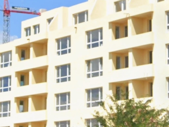 Тристаен апартамент в Варна, ХЕИ - 69 кв.м за 1146 €/кв.м - Снимка #1