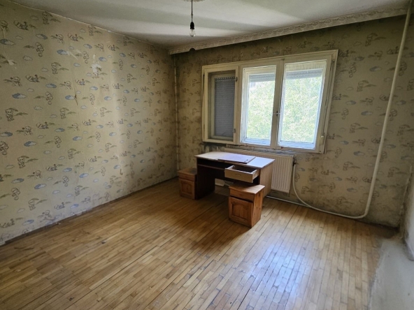 Тристаен апартамент в Плевен, Дружба 3 - 85 кв.м за 1000 €/кв.м - Снимка #1