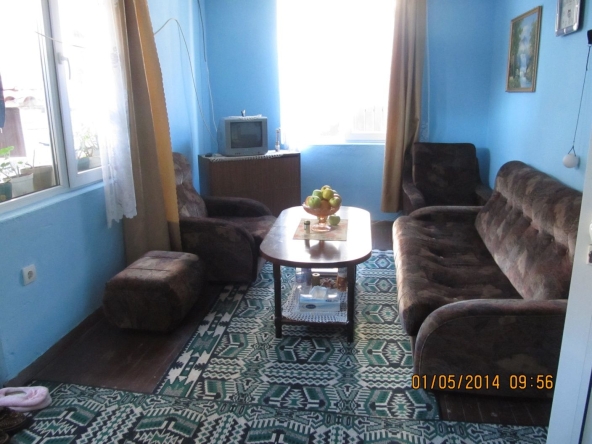 Дава се под наем Двустаен апартамент в Свети Влас - 75 кв.м за 357 € - Снимка #1