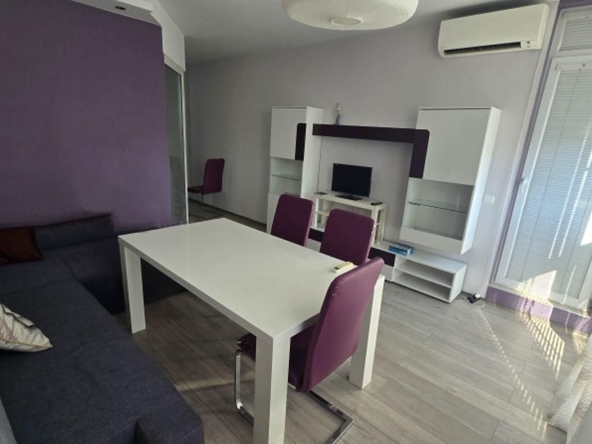 Дава се под наем Двустаен апартамент в София, Люлин 2 - 52 кв.м за 449 € - Снимка #1