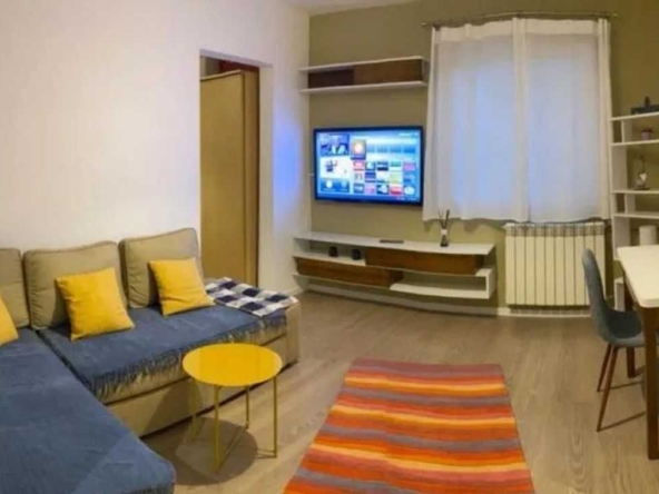 Дава се под наем Двустаен апартамент в Пловдив, Център - 45 кв.м за 198.9 € - Снимка #1