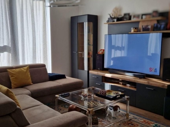 Дава се под наем Тристаен апартамент в София, Бояна - 105 кв.м за 1250 € - Снимка #1