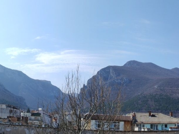 Четиристаен апартамент в Враца, Център - 116 кв.м за 946 €/кв.м - Снимка #1