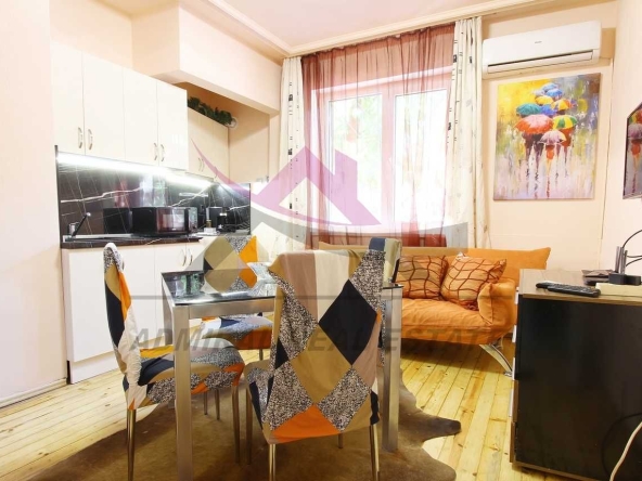 Дава се под наем Двустаен апартамент в Варна, Гръцка махала - 60 кв.м за 460 € - Снимка #1