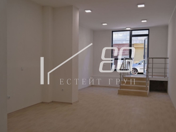 Дава се под наем Офис в Варна, Колхозен пазар - 102 кв.м за 328.95 € - Снимка #1