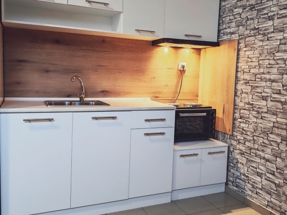 Дава се под наем Едностаен апартамент в Хасково, Център - 40 кв.м за 204 € - Снимка #1