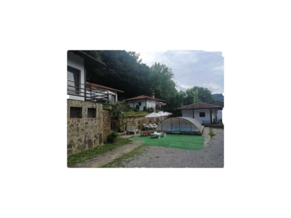 Хотел в Априлци - 1496 кв.м за 191 €/кв.м - Снимка #1