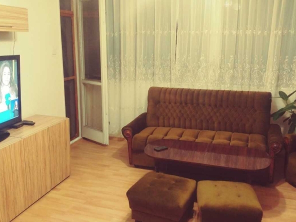 Дава се под наем Четиристаен апартамент в Пловдив, Център - 99 кв.м за 255 € - Снимка #1