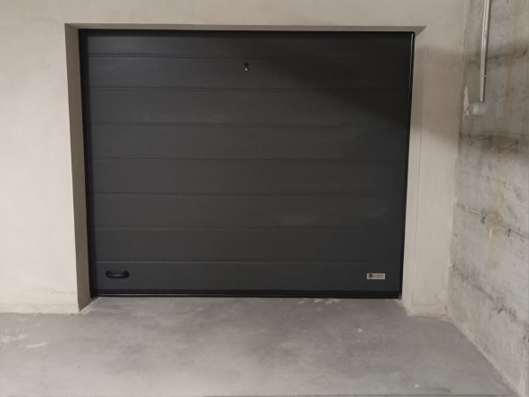 Дава се под наем Гараж / Паркомясто в София, Обеля 2 - 22 кв.м за 112.2 € - Снимка #1