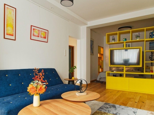 Дава се под наем Двустаен апартамент в София, Център - 62 кв.м за 800 € - Снимка #1