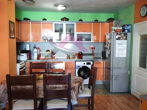 Дава се под наем Тристаен апартамент в Варна, Колхозен пазар - 65 кв.м за 450 € - Снимка #1