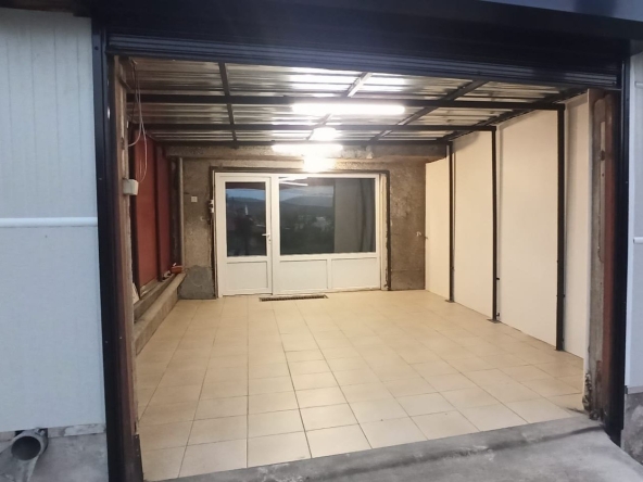 Дава се под наем Гараж / Паркомясто в Разград, Житница - 17 кв.м за 127.5 € - Снимка #1