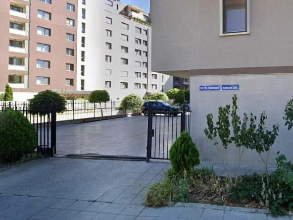 Дава се под наем Гараж / Паркомясто в София, Младост 3 - 20 кв.м за 76.5 € - Снимка #1