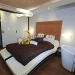 Дава се под наем Тристаен апартамент в София, Център - 119 кв.м за 1136.79 € - Снимка #1