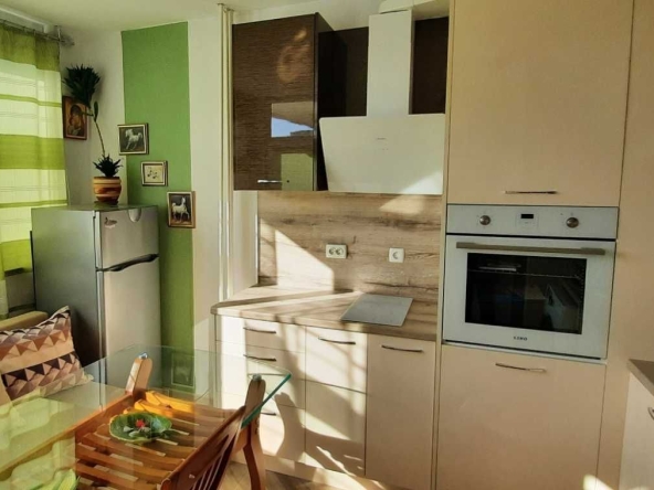 Дава се под наем Едностаен апартамент в Перник, Център - 42 кв.м за 484.5 € - Снимка #1