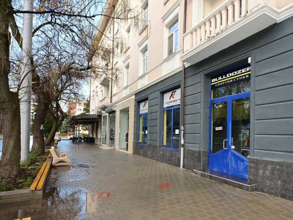 Заведение в Перник, Изток - 173 кв.м за 1648 €/кв.м - Снимка #1