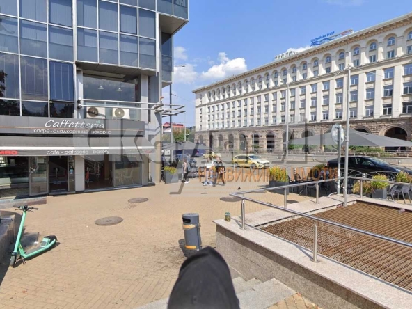 Дава се под наем Магазин в София, Център - 28 кв.м за 1600 € - Снимка #1