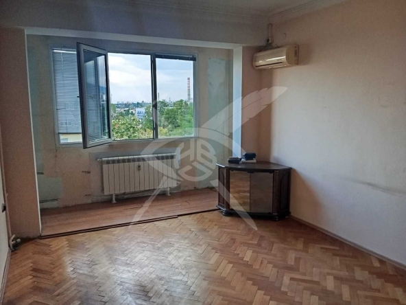 Тристаен апартамент в София, Толстой - 65 кв.м за 2308 €/кв.м - Снимка #1