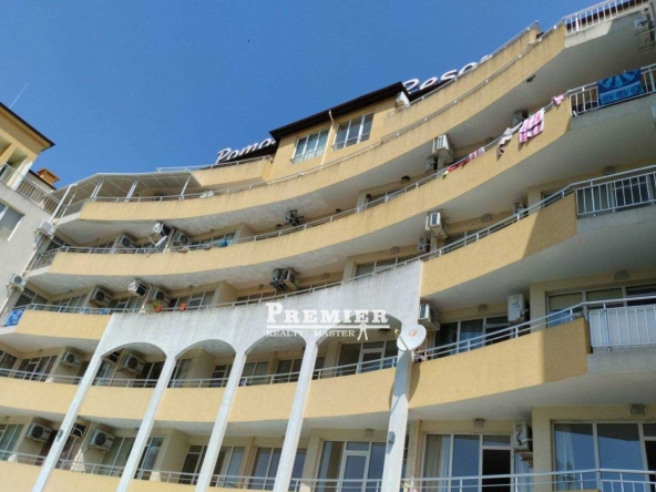 Тристаен апартамент в Поморие - 91 кв.м за 1011 €/кв.м - Снимка #1