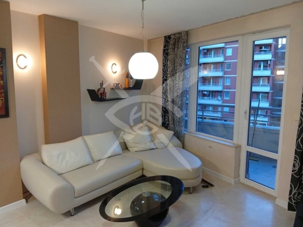 Дава се под наем Тристаен апартамент в София, Младост 4 - 90 кв.м за 847.62 € - Снимка #1
