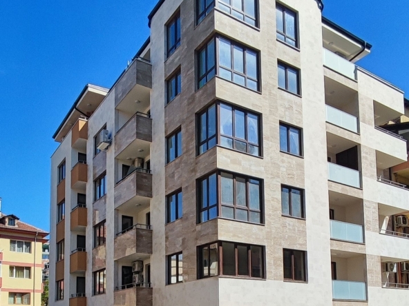 Тристаен апартамент в Казанлък - 110 кв.м за 1372 €/кв.м - Снимка #1