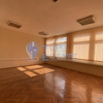 Офис в Горна Оряховица - 390 кв.м за 301 €/кв.м - Снимка #1