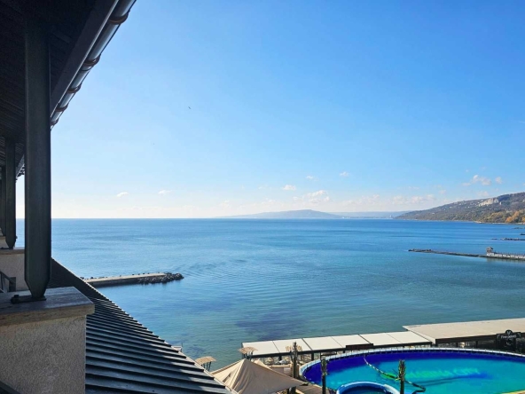 Едностаен апартамент в Балчик - 51 кв.м за 1334 €/кв.м - Снимка #1