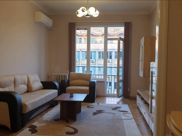 Дава се под наем Двустаен апартамент в София, Център - 95 кв.м за 1000 € - Снимка #1