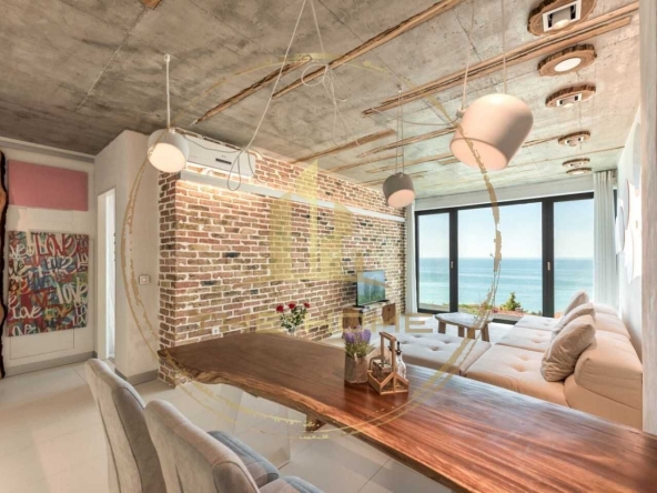 Дава се под наем Двустаен апартамент в Варна, Бриз - 80 кв.м за 1097.01 € - Снимка #1