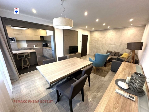 Дава се под наем Тристаен апартамент в Русе, Хъшове - 90 кв.м за 548.25 € - Снимка #1