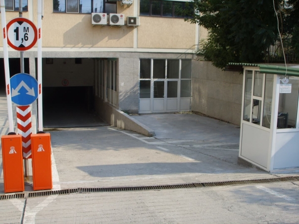 Гараж / Паркомясто в Пловдив, Старият град - 15 кв.м за 881 €/кв.м - Снимка #1