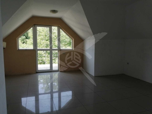 Тристаен апартамент в Варна, Лятно кино Тракия - 92 кв.м за 1305 €/кв.м - Снимка #1