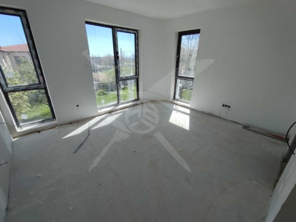 Тристаен апартамент в Варна, м-т Траката - 123 кв.м за 1505 €/кв.м - Снимка #1