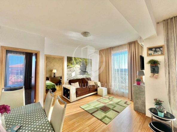 Тристаен апартамент в к.к. Слънчев бряг - 77 кв.м за 786 €/кв.м - Снимка #1