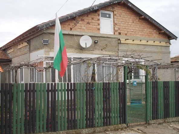 Къща в с. Дуранкулак, Област Добрич - 98 кв.м за 409 €/кв.м - Снимка #1