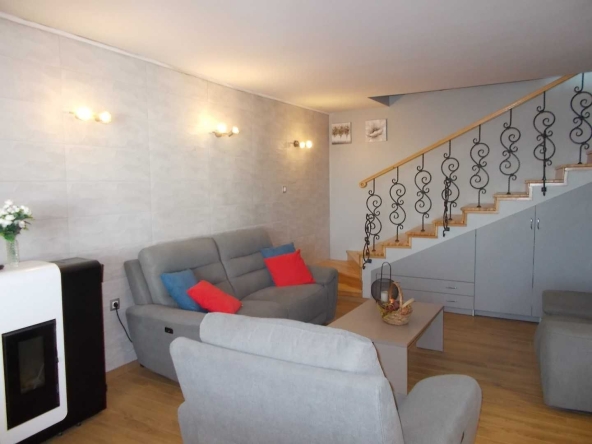 Къща в с. Дуранкулак, Област Добрич - 250 кв.м за 735 €/кв.м - Снимка #1