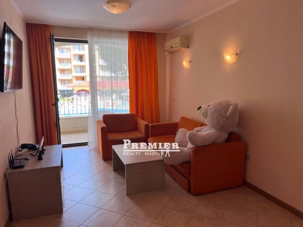 Тристаен апартамент в к.к. Слънчев бряг - 94 кв.м за 1064 €/кв.м - Снимка #1