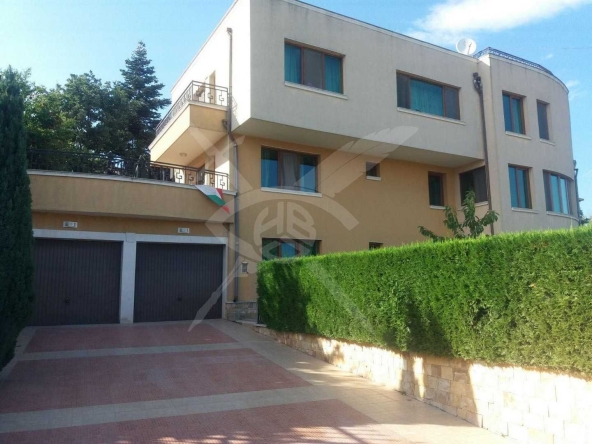 Къща в Варна, м-т Евксиноград - 458 кв.м за 1223 €/кв.м - Снимка #1