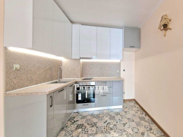 Тристаен апартамент в к.к. Слънчев бряг - 84 кв.м за 1012 €/кв.м - Снимка #1