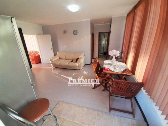 Тристаен апартамент в к.к. Слънчев бряг - 74 кв.м за 1109 €/кв.м - Снимка #1